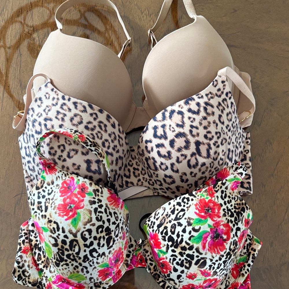Victoria's Secret 34D bundle of 3 bras